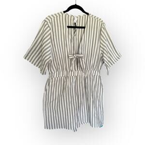 Cupshe Gray White Stripe Shorts Sleeve Ladies Tie-Front Romper NWT | Sz XL [46]
